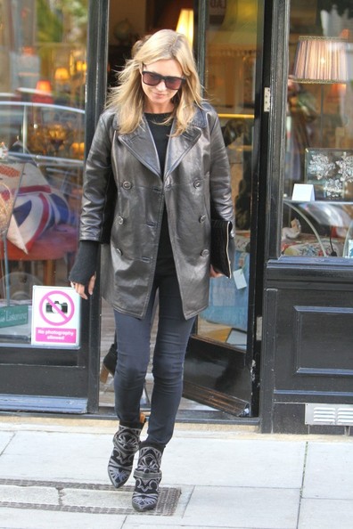 la-modella-mafia-Kate-Moss-in-Isabel-Marant-western-boots-Spring-2013-fashion-week