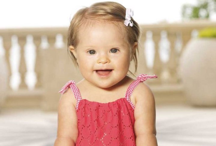 Valentina com os pais