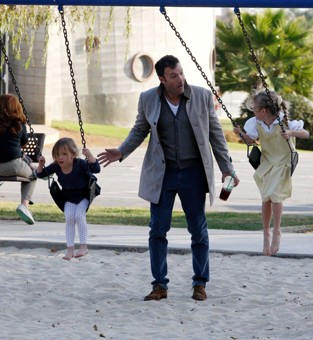 Ben Affleck com as filhas Violet e Seraphina