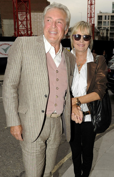 Twiggy+Linda+McCartney+Life+Photographs+Viewing+HmRRPUVbwrDl