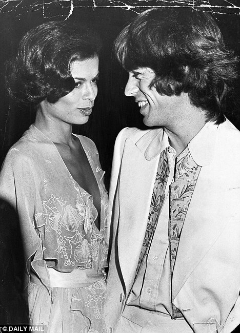 article-2019915-005B260100000258-679_468x650