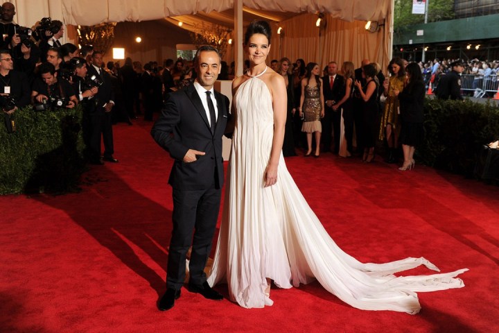 Katie Holmes por Calvin Klein