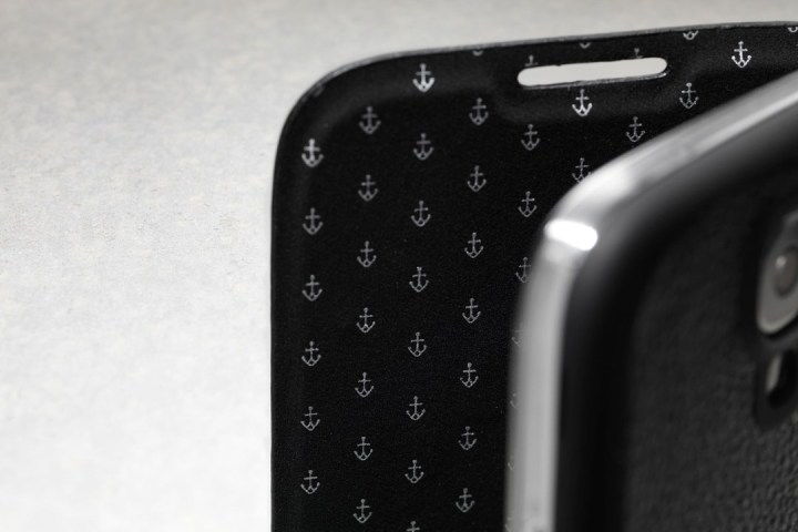 Kate-Moss-Carphone-warehouse-10-Vogue-19Jul13_b_1080x720