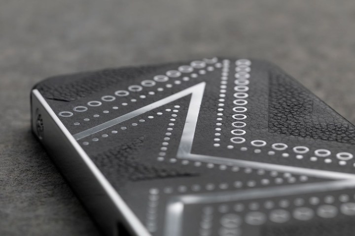 Kate-Moss-Carphone-warehouse-12-Vogue-19Jul13_b_1080x720