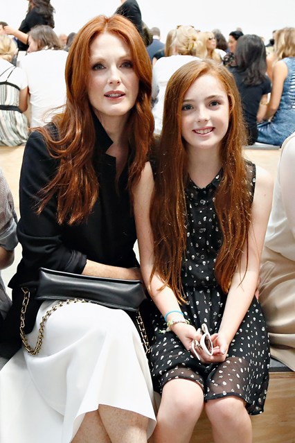 Julianne-Moore-Vogue-12Sept13-Getty_b_426x639