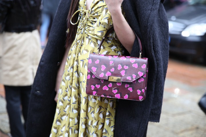 2212_384502893_north_883x